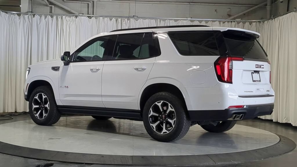 Used 2025 GMC Yukon AT4 w/ AT4 Premium Package AWD/4WD image 8