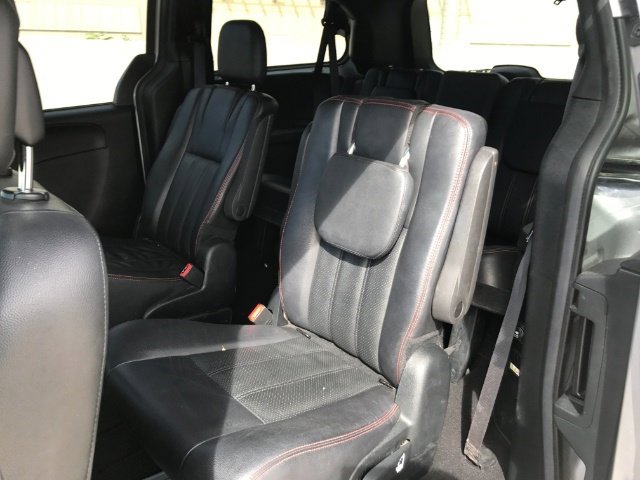 Used 2016 Dodge Grand Caravan R/T image 9