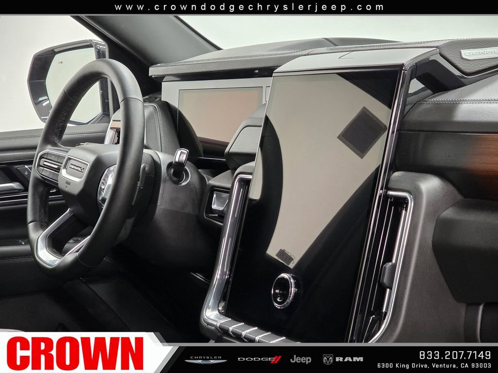 Used 2025 GMC Yukon XL Denali AWD/4WD image 12