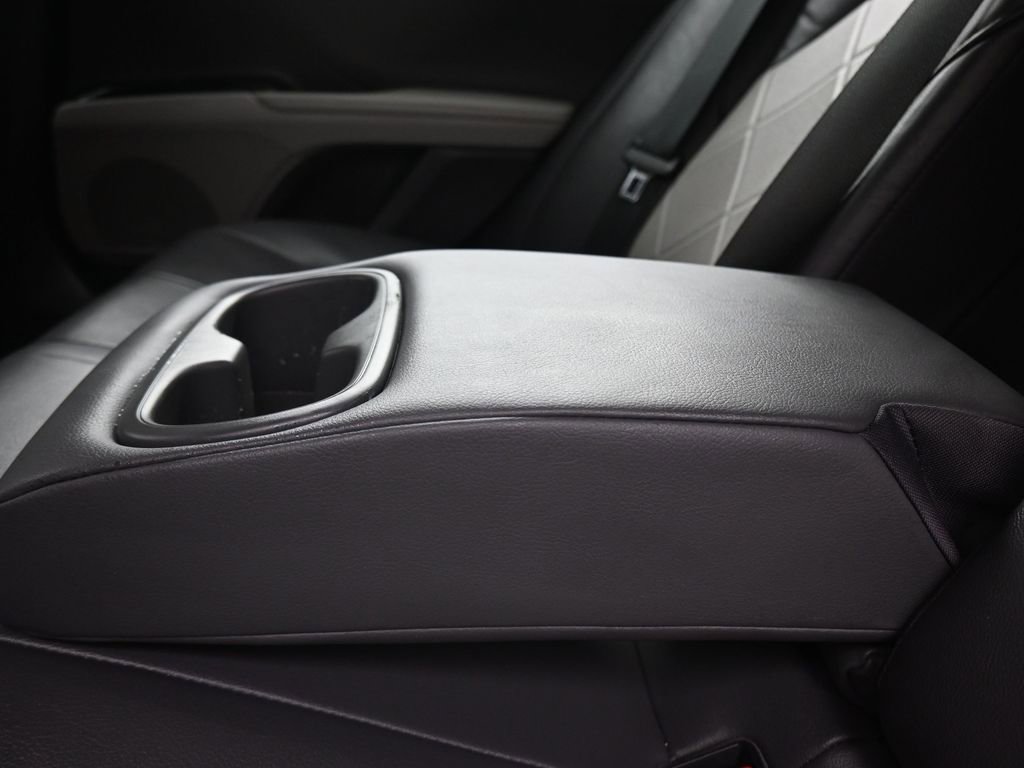 Used 2019 Toyota Camry XLE FWD image 32