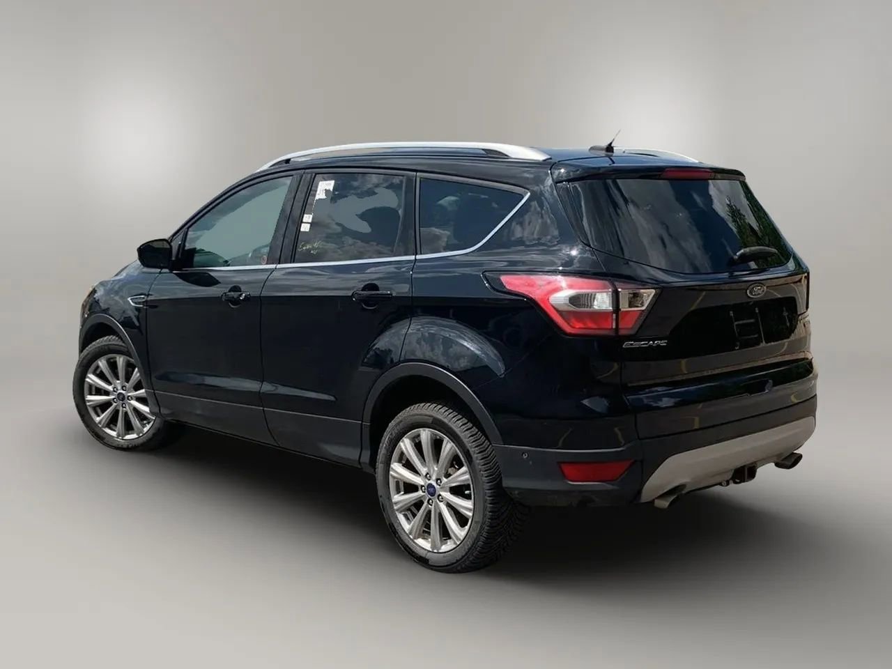 Used 2017 Ford Escape Titanium w/ Canadian Touring Package AWD/4WD image 5