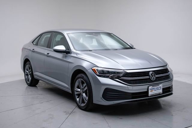 Used 2024 Volkswagen Jetta SE image 9