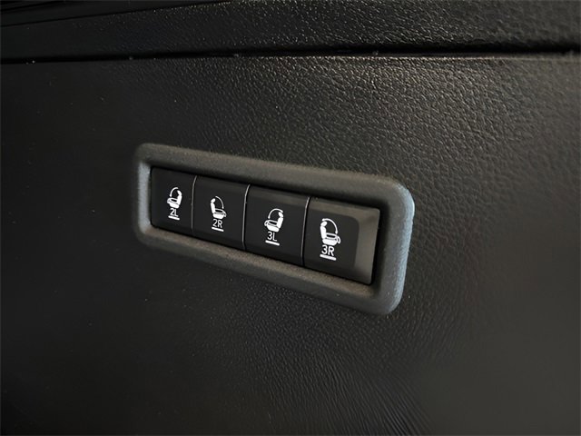 Used 2024 Jeep Wagoneer Series III image 32