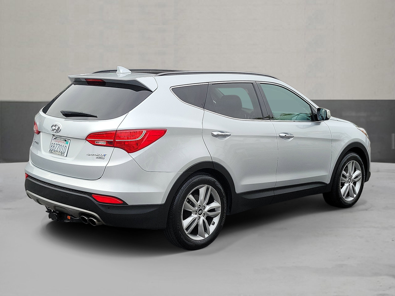 Used 2015 Hyundai Santa Fe Sport 2.0T w/ Option Group 05 FWD image 2