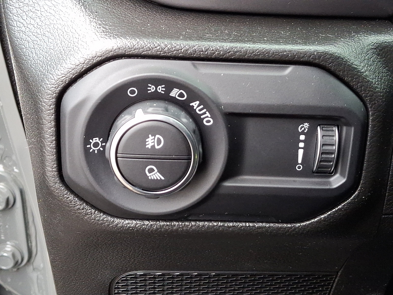 Certified 2023 Jeep Gladiator Willys image 26