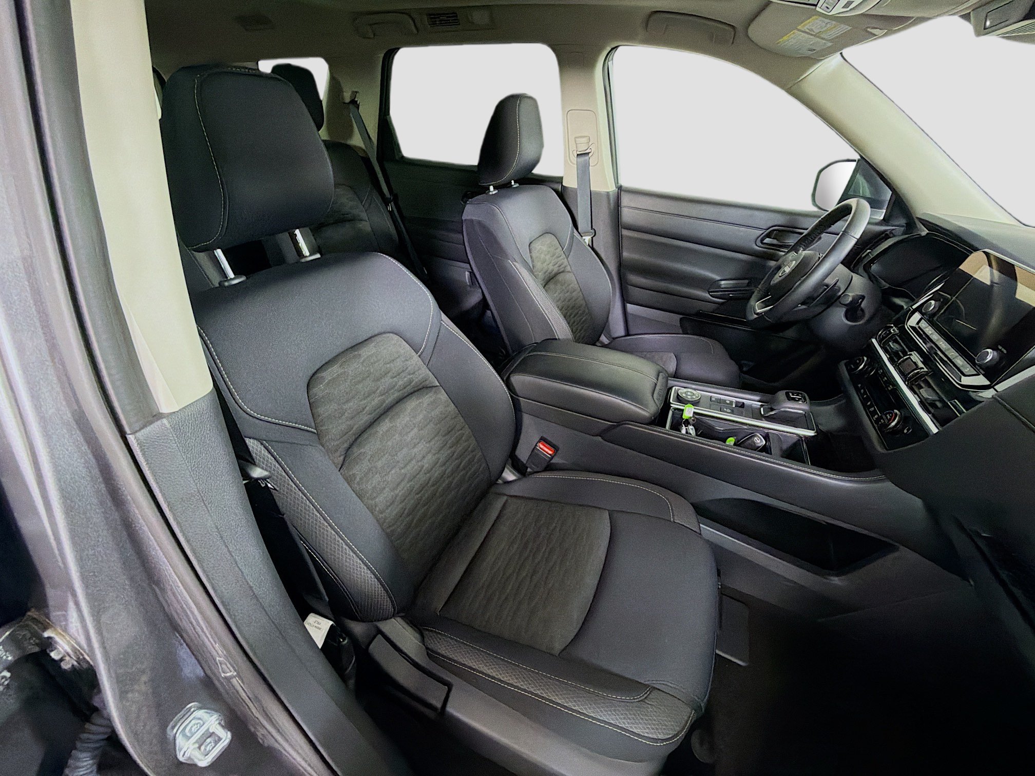 Used 2023 Nissan Pathfinder SV w/ SV Premium Package AWD/4WD image 33