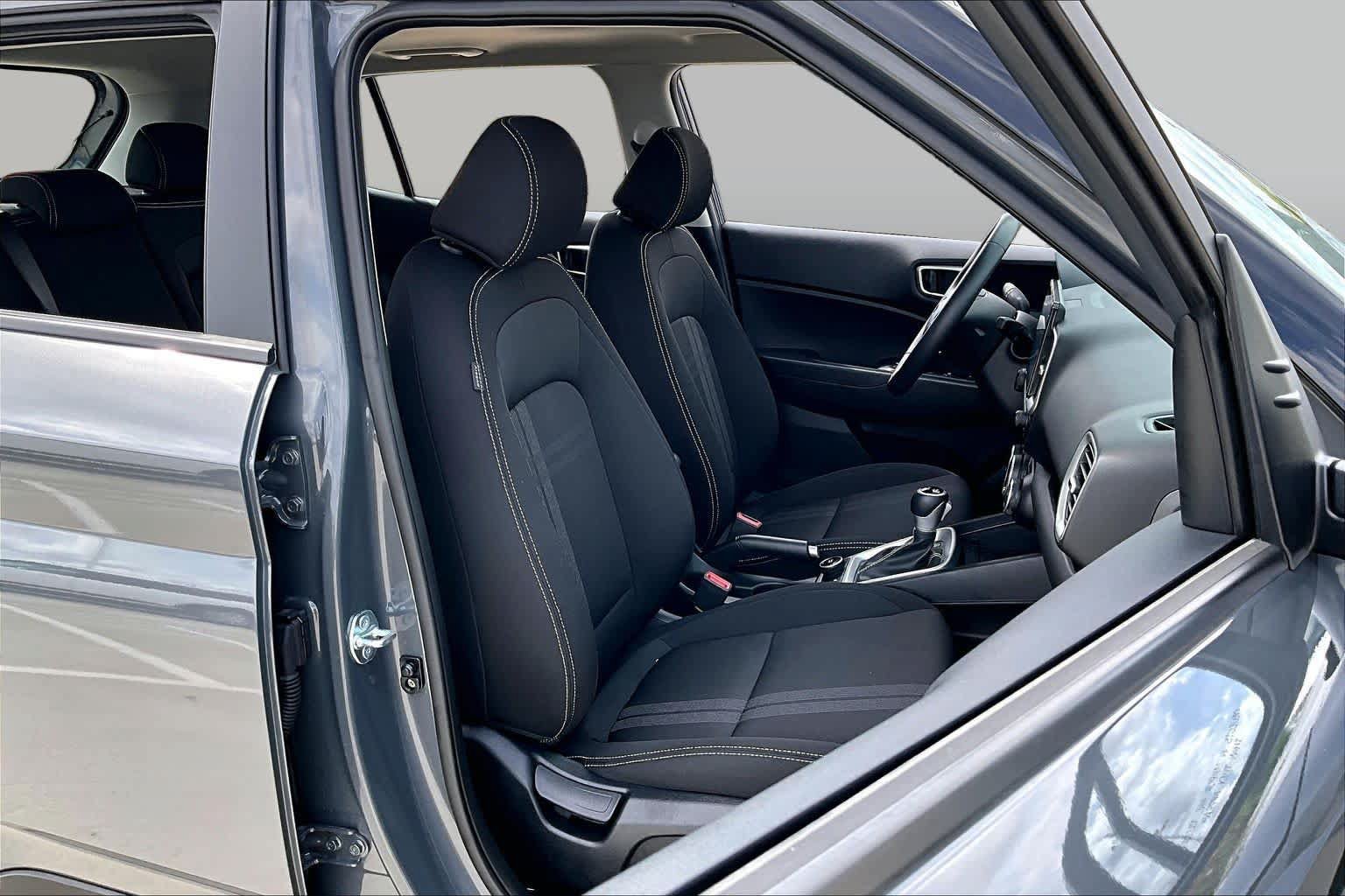 Used 2026 Hyundai Venue SEL FWD image 9