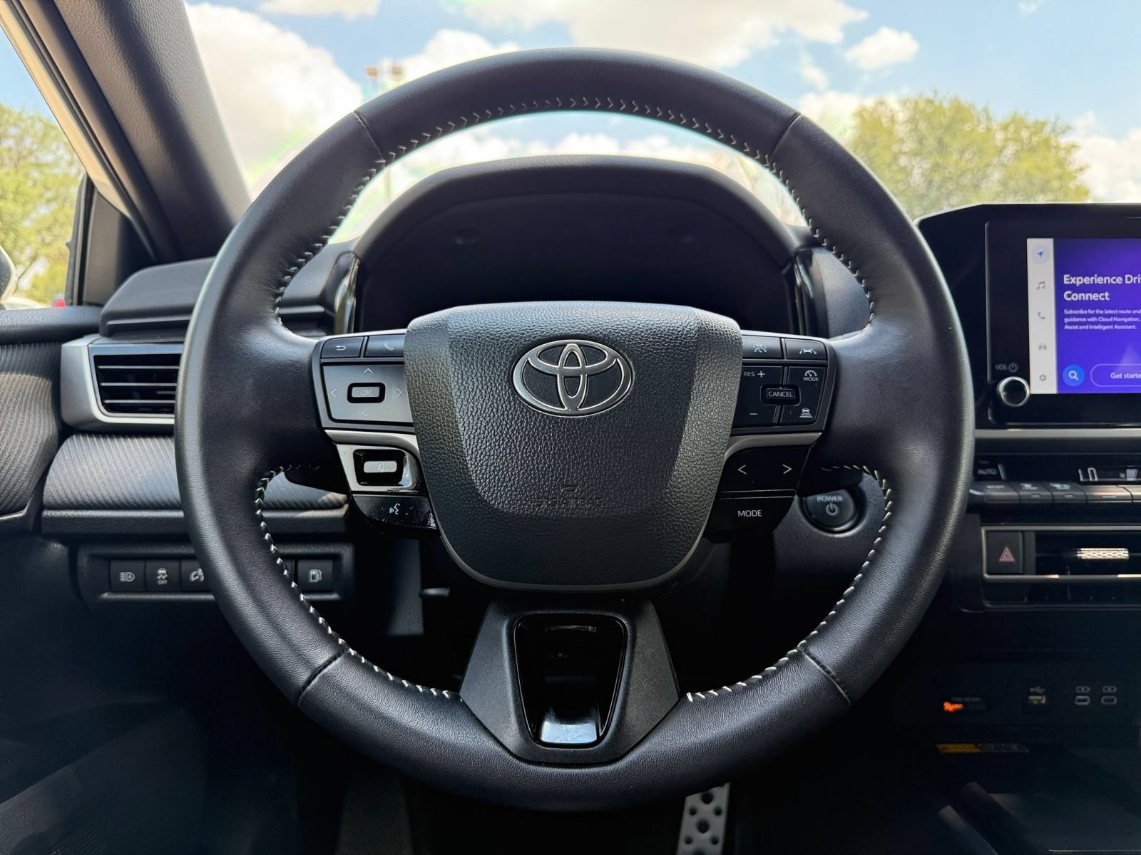 Used 2026 Toyota Camry SE FWD image 28
