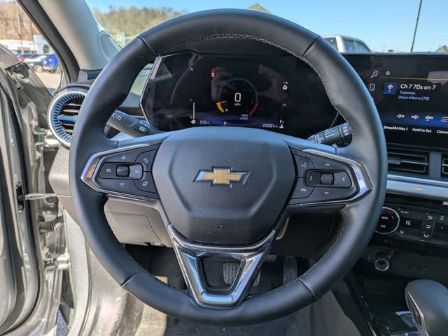 Used 2025 Chevrolet Trax LT w/ LT Convenience Package FWD image 9