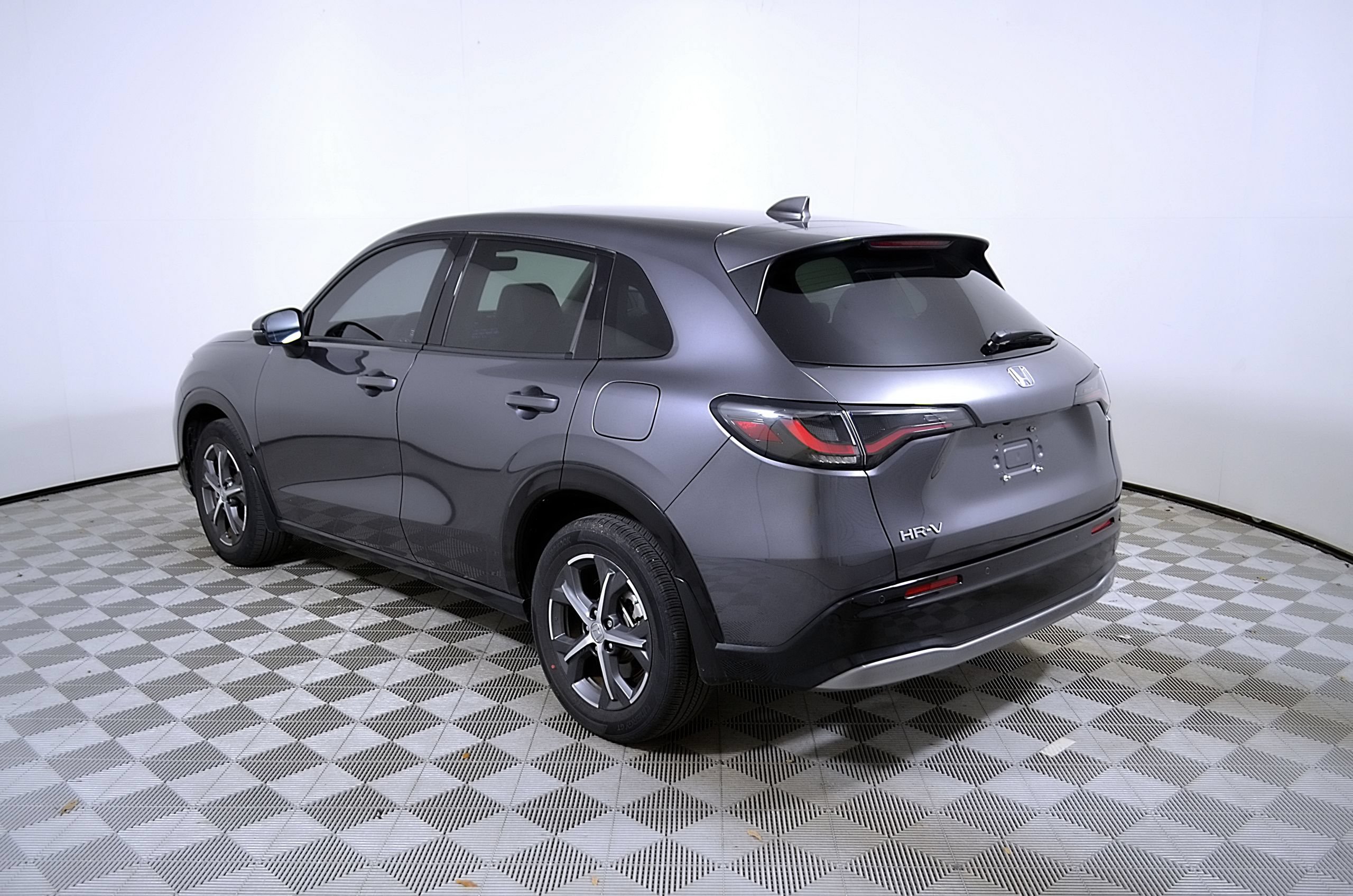 Used 2024 Honda HR-V EX-L image 9