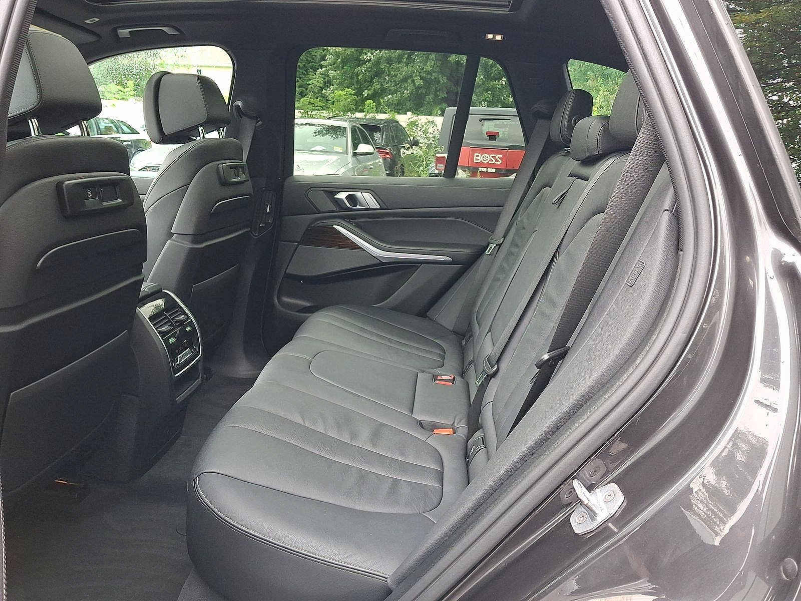 Used 2019 BMW X5 xDrive40i AWD/4WD image 26