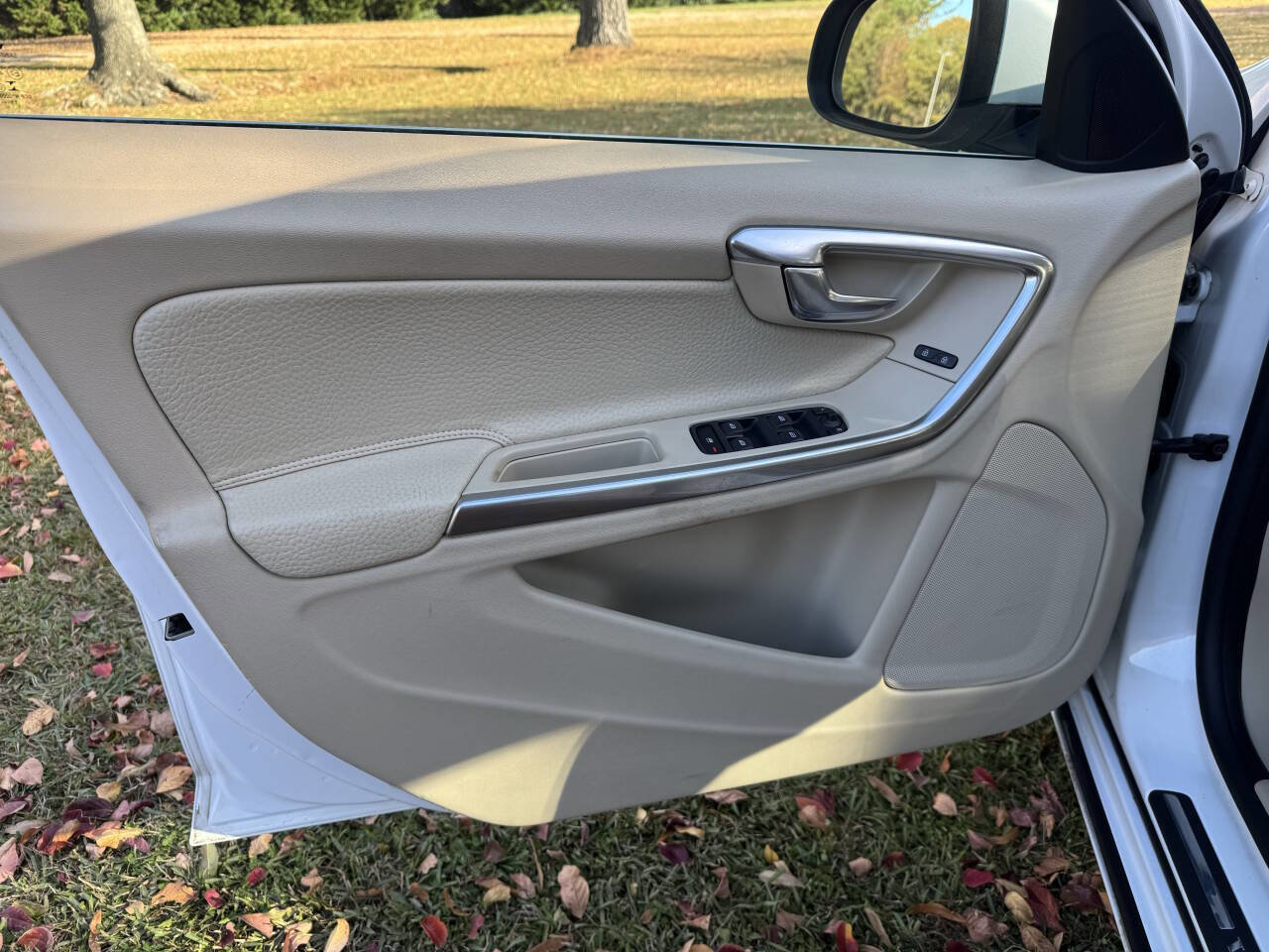 Used 2014 Volvo S60 T5 image 11