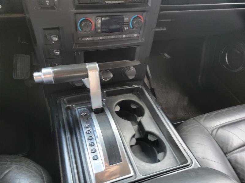 Used 2005 HUMMER H2 SUT w/ Preferred Equipment Group AWD/4WD image 32
