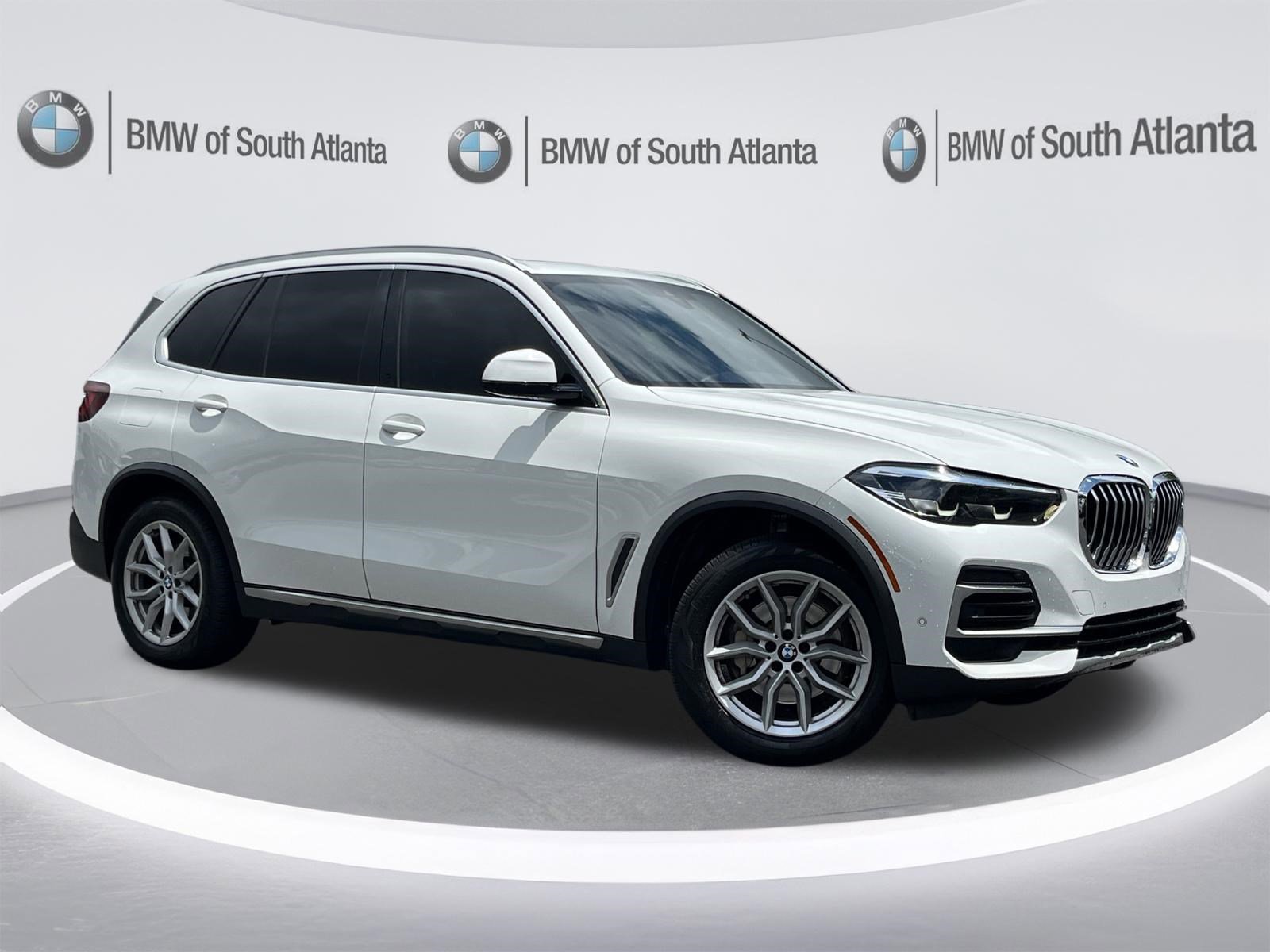 Used 2022 BMW X5 xDrive40i w/ Premium Package AWD/4WD image 2