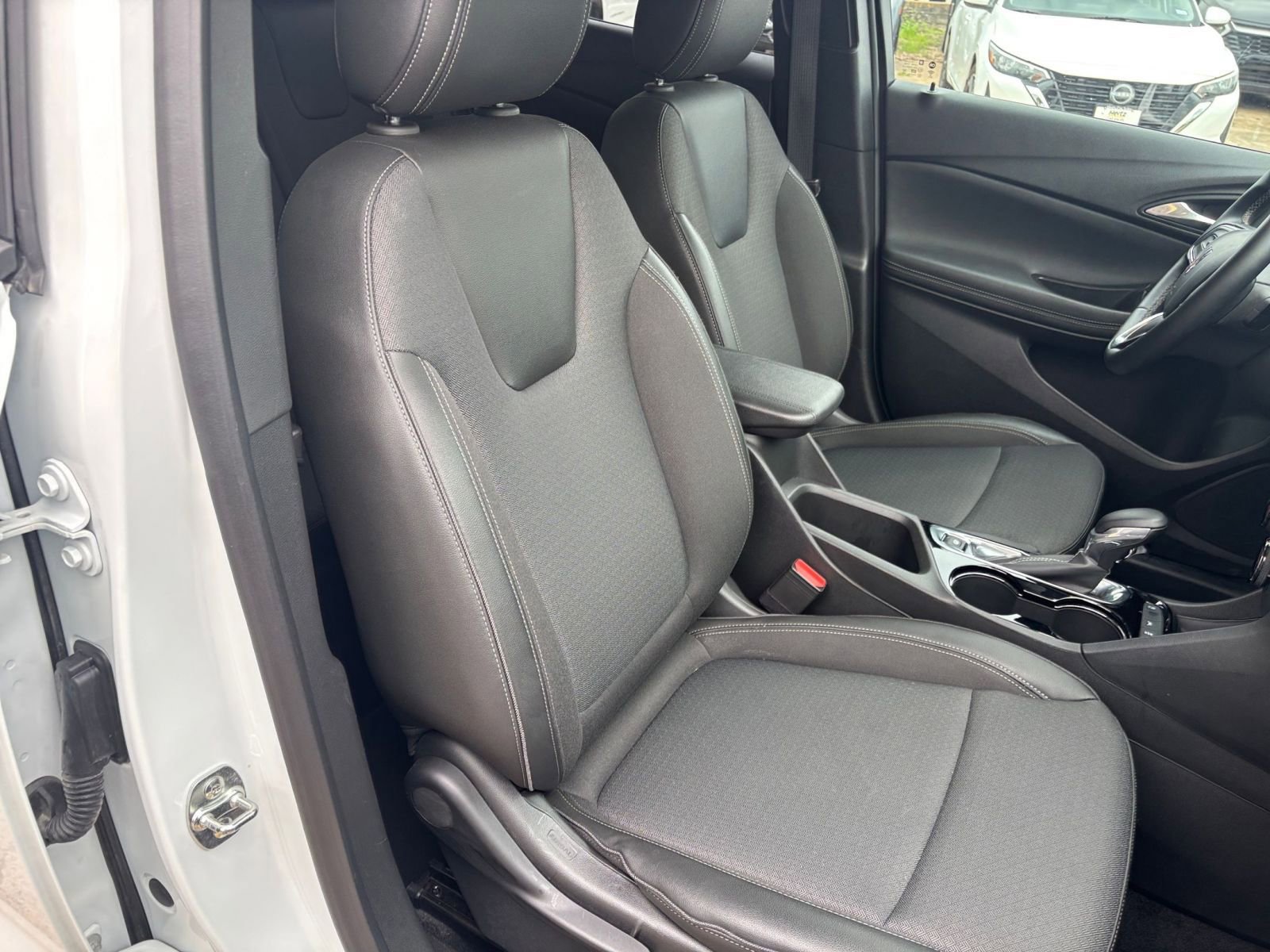 Used 2025 Buick Encore GX Preferred FWD image 35