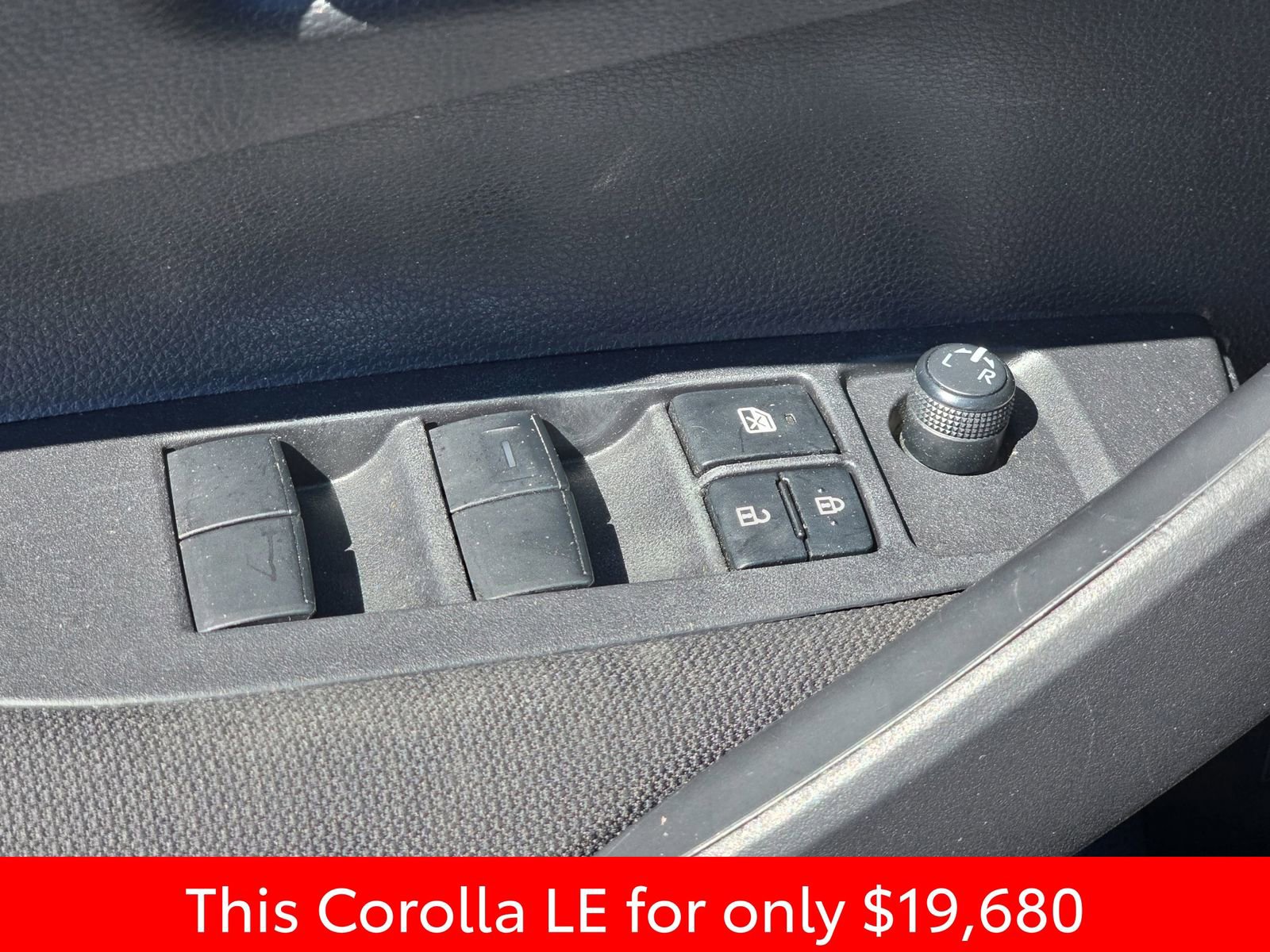 Used 2024 Toyota Corolla LE FWD image 33