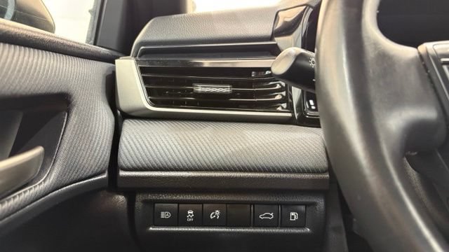 Used 2025 Toyota Camry SE FWD image 30
