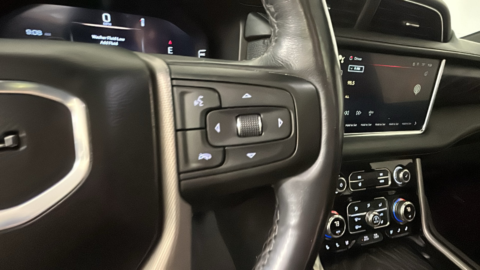 Used 2024 GMC Yukon XL Denali w/ Denali Reserve Package AWD/4WD image 21