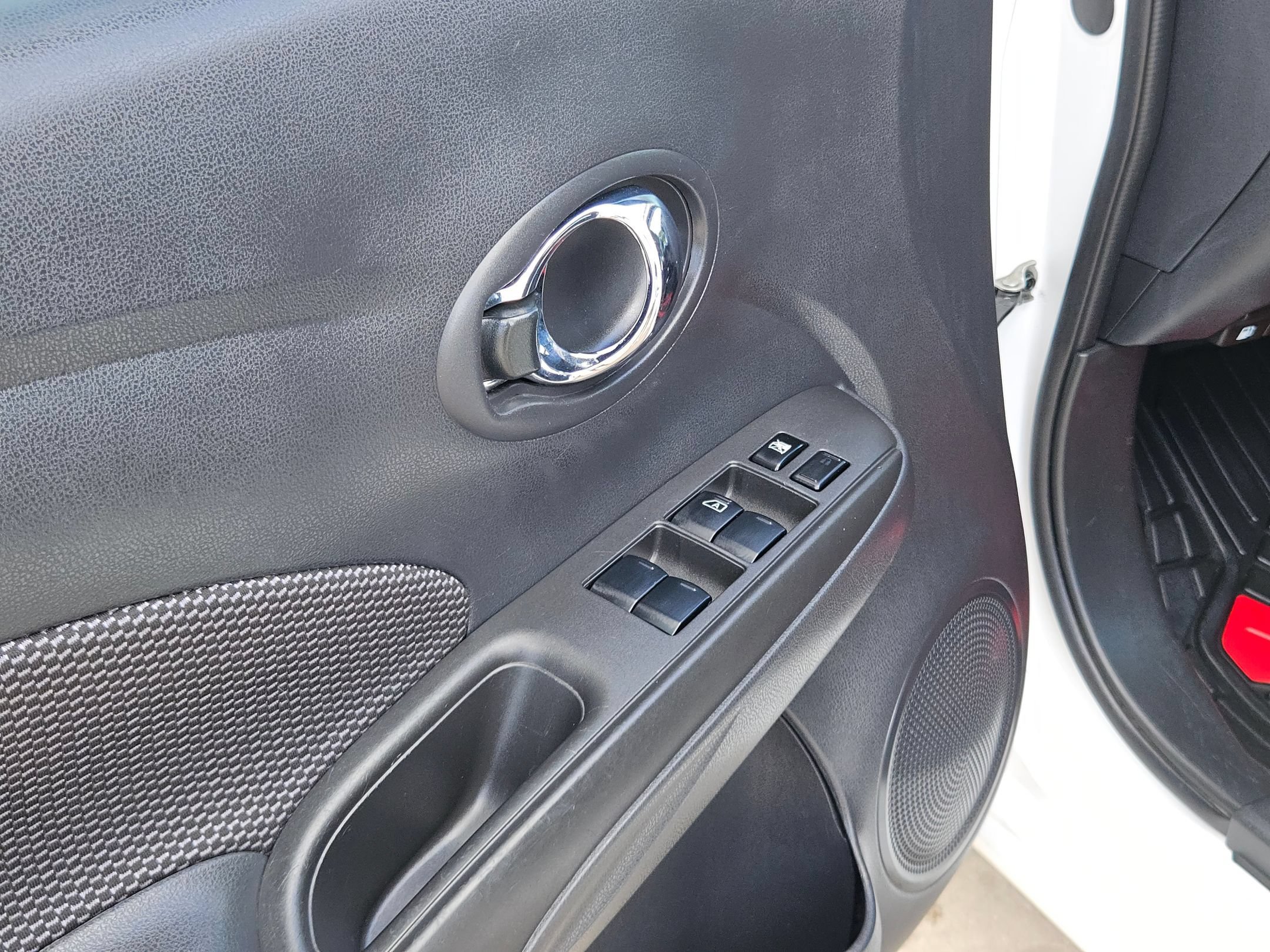 Used 2019 Nissan Versa SV FWD image 12