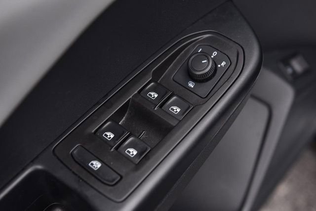 Certified 2023 Volkswagen Taos SE w/ Panoramic Sunroof Package image 8