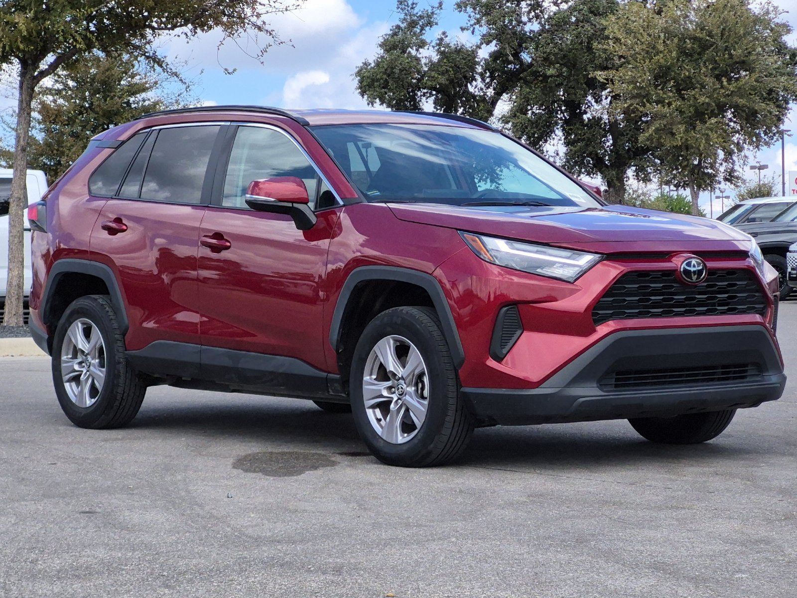 Used 2025 Toyota RAV4 XLE FWD image 7