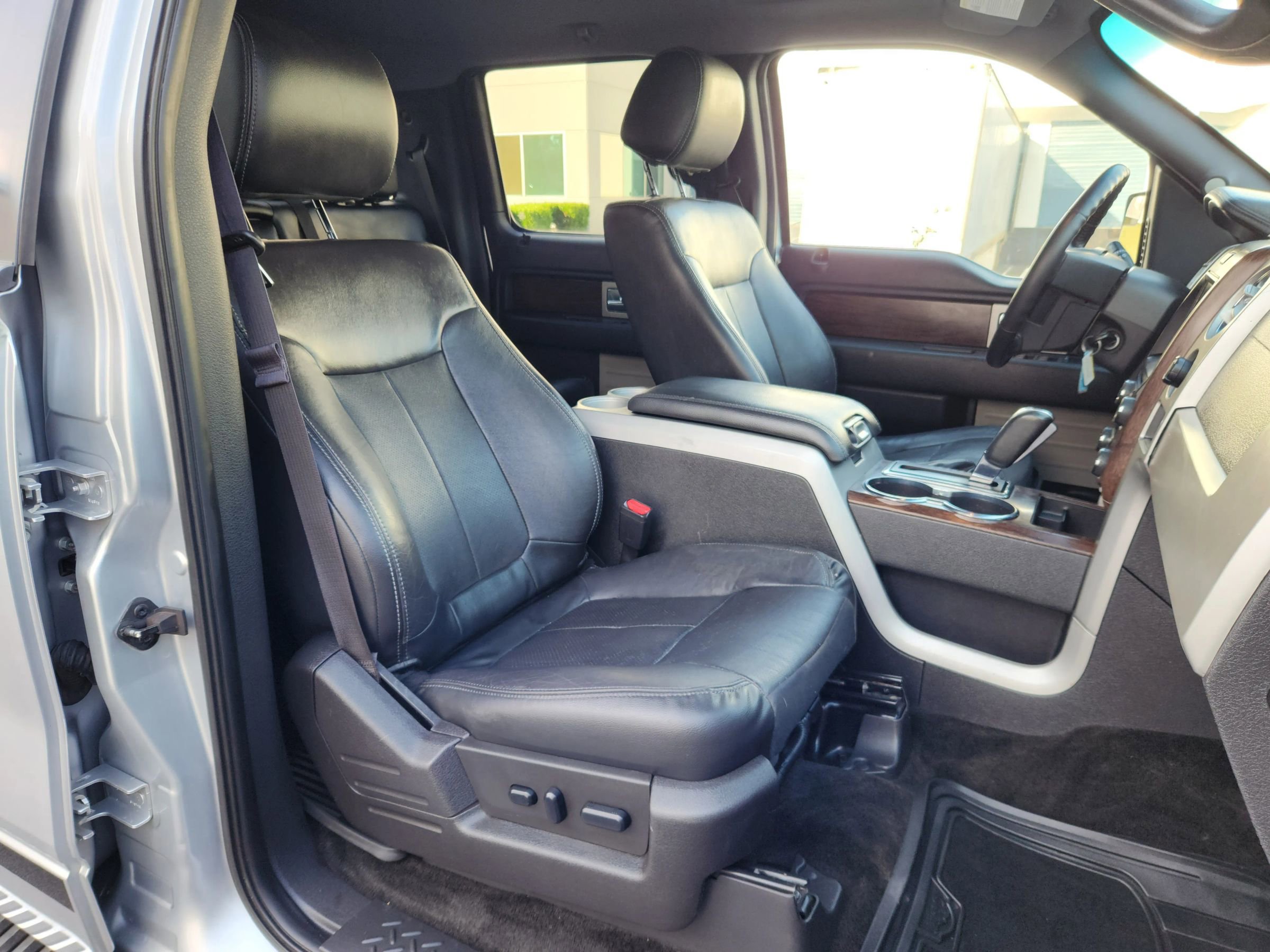 Used 2014 Ford F150 Lariat w/ Equipment Group 502A Luxury AWD/4WD image 21