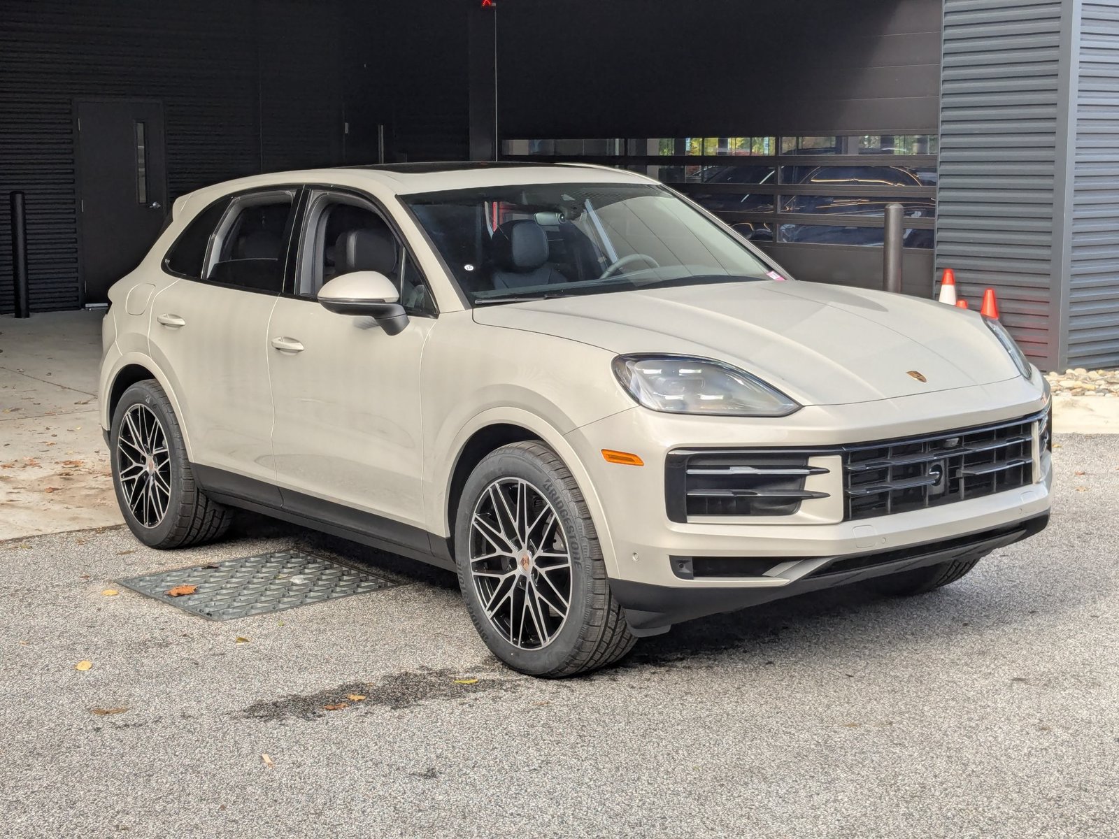 Certified 2026 Porsche Cayenne AWD/4WD image 7