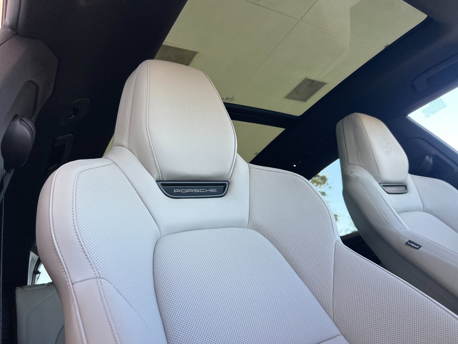 New 2026 Porsche Macan Electric RWD image 17