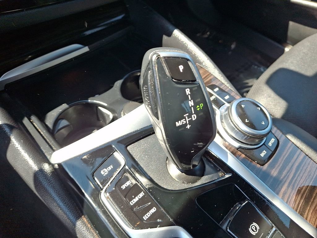 Used 2022 BMW 530i xDrive AWD/4WD image 16