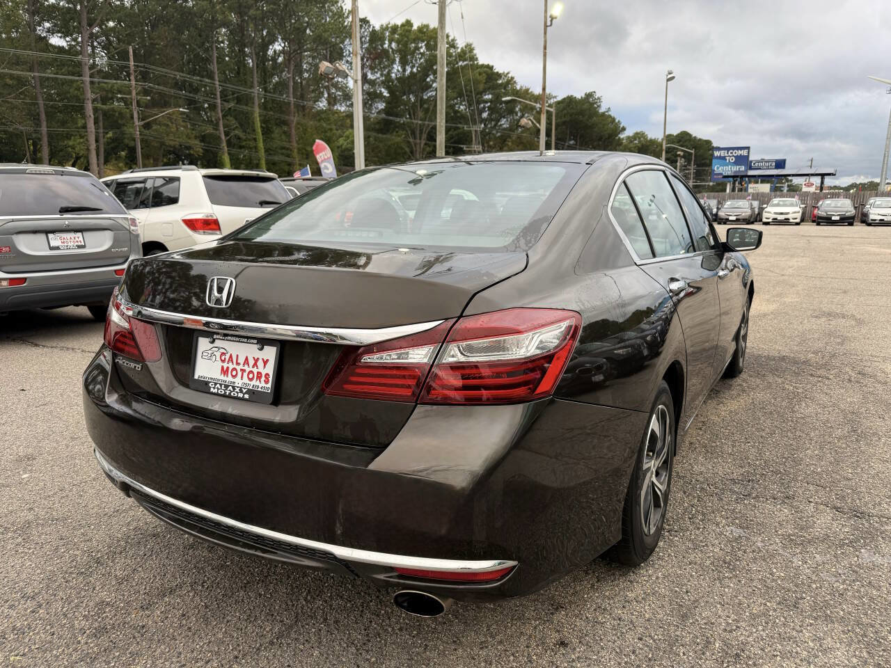 Used 2017 Honda Accord LX image 5