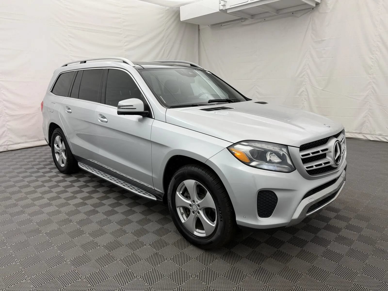 Used 2017 Mercedes-Benz GLS 450 4MATIC image 4