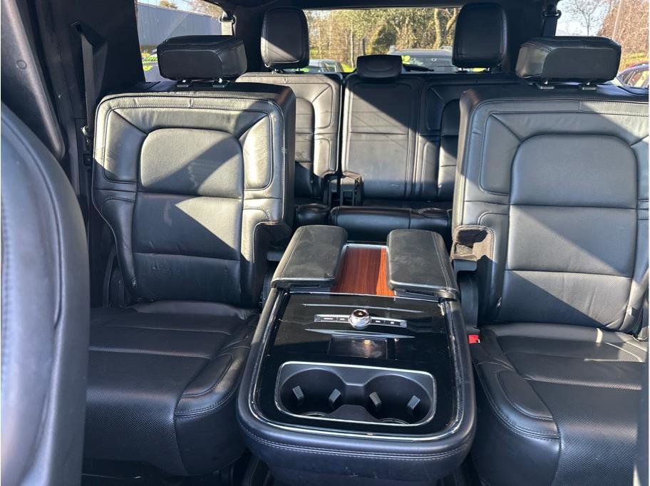 Used 2019 Lincoln Navigator L Reserve image 26