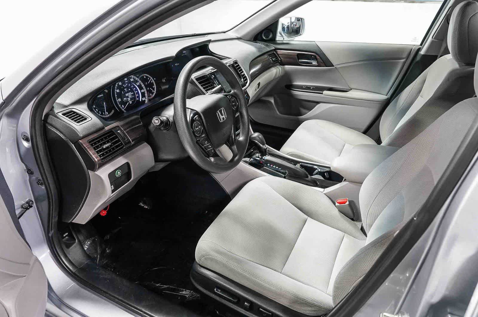 Used 2017 Honda Accord EX image 18
