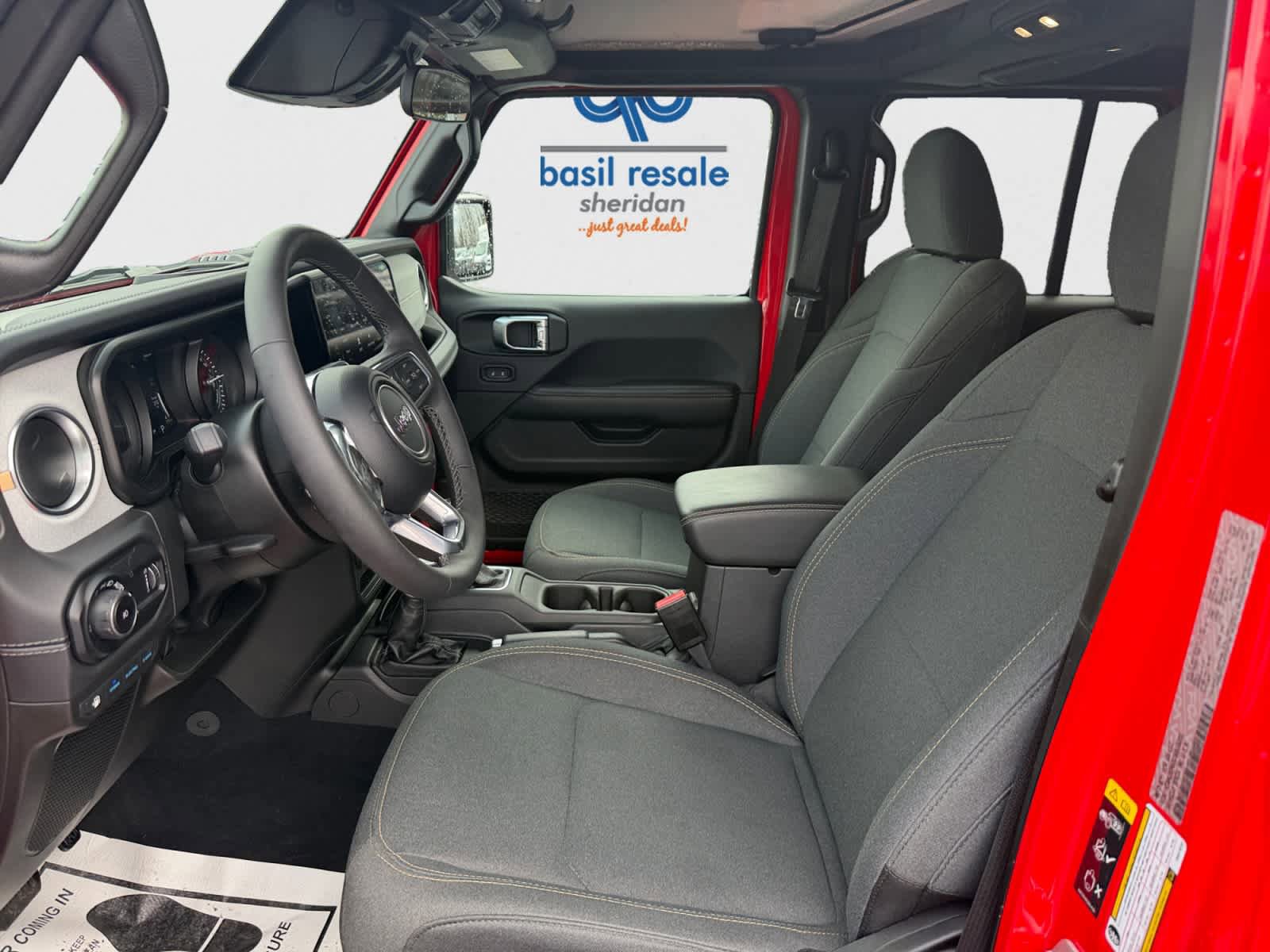 Used 2025 Jeep Wrangler Sahara image 10