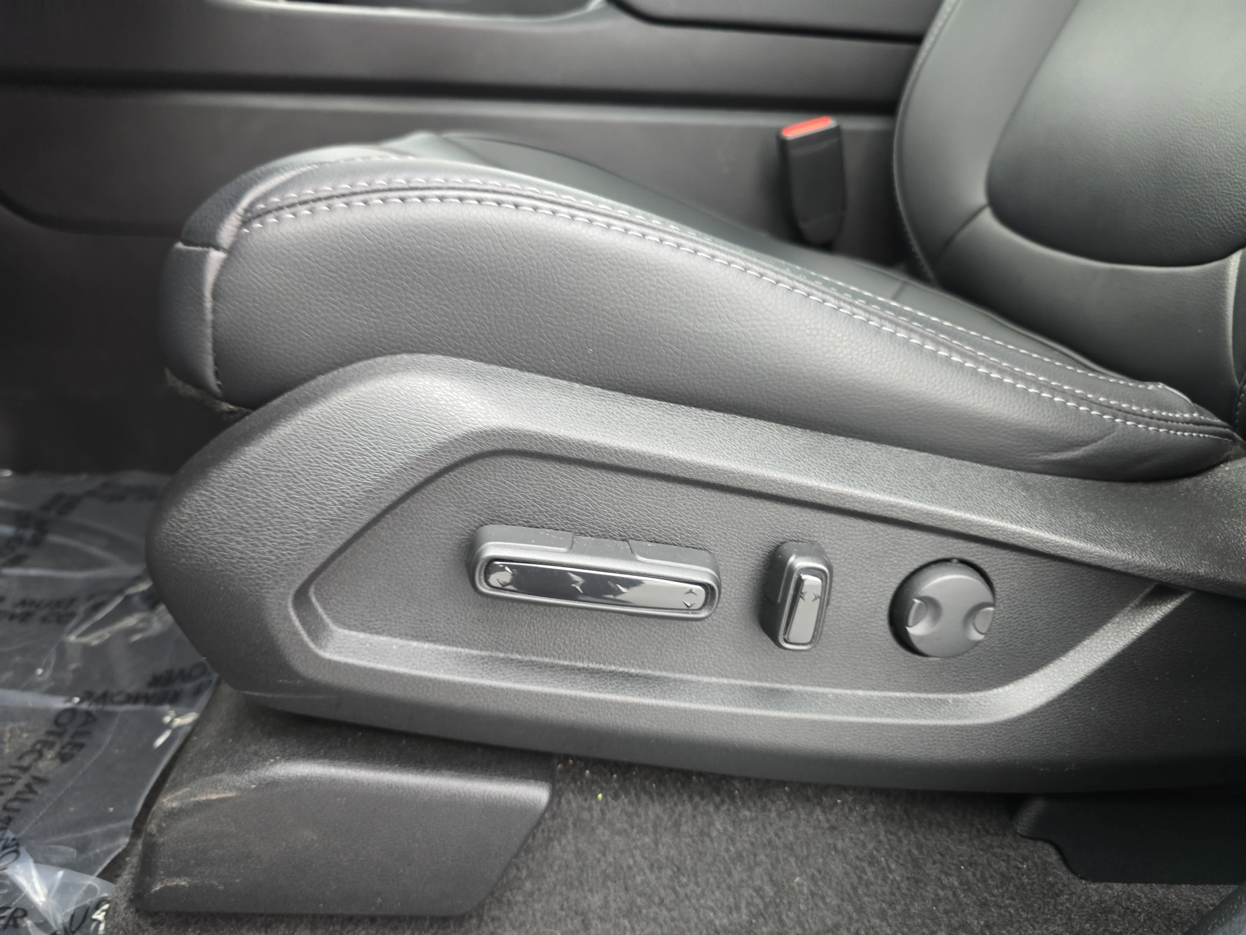 Used 2025 Honda Pilot Touring image 30