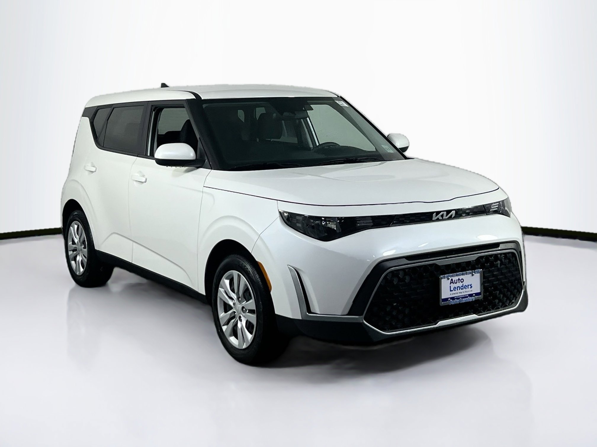 Used 2023 Kia Soul LX image 3