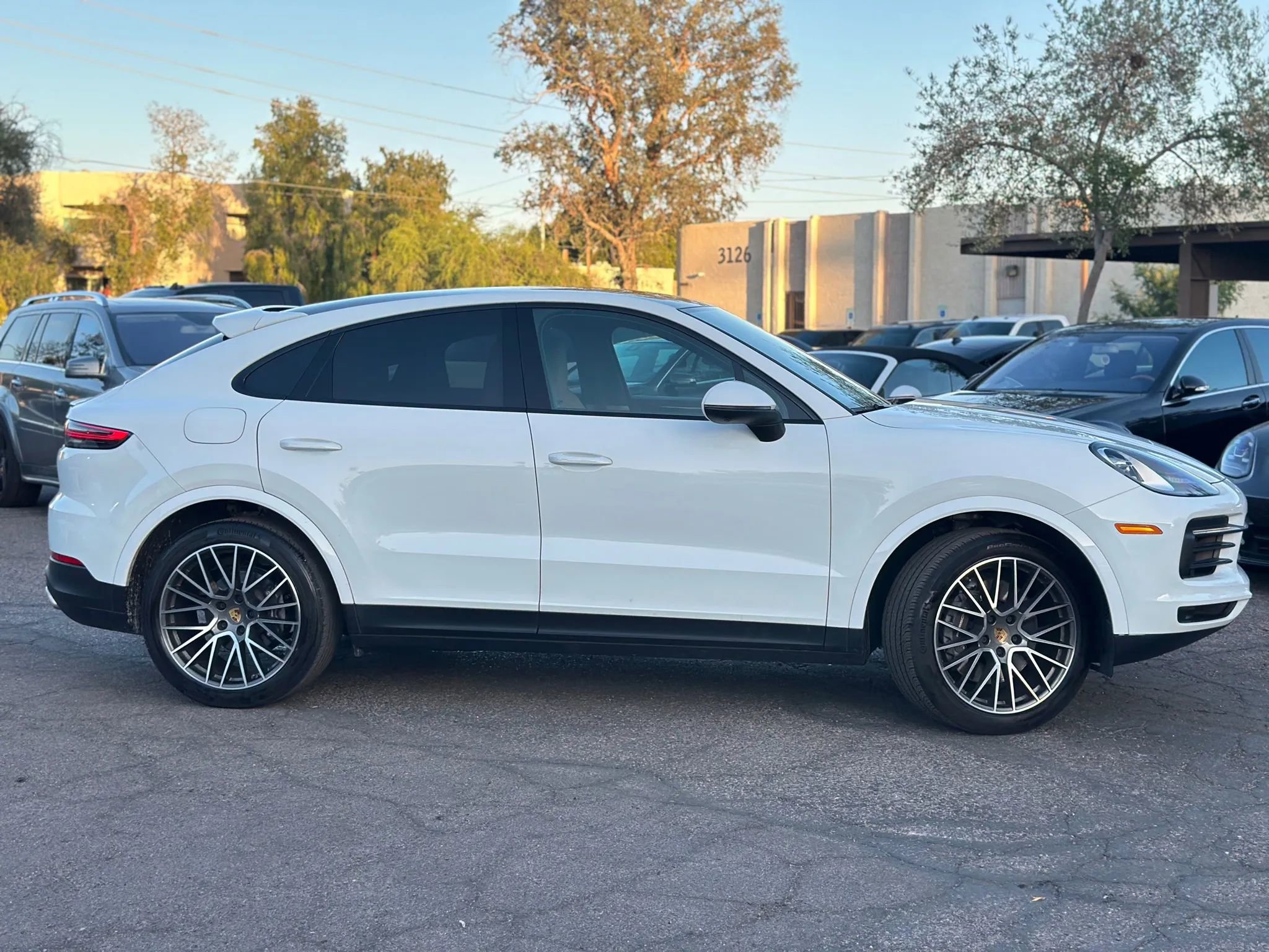 Used 2022 Porsche Cayenne Sport Utility 4D image 2