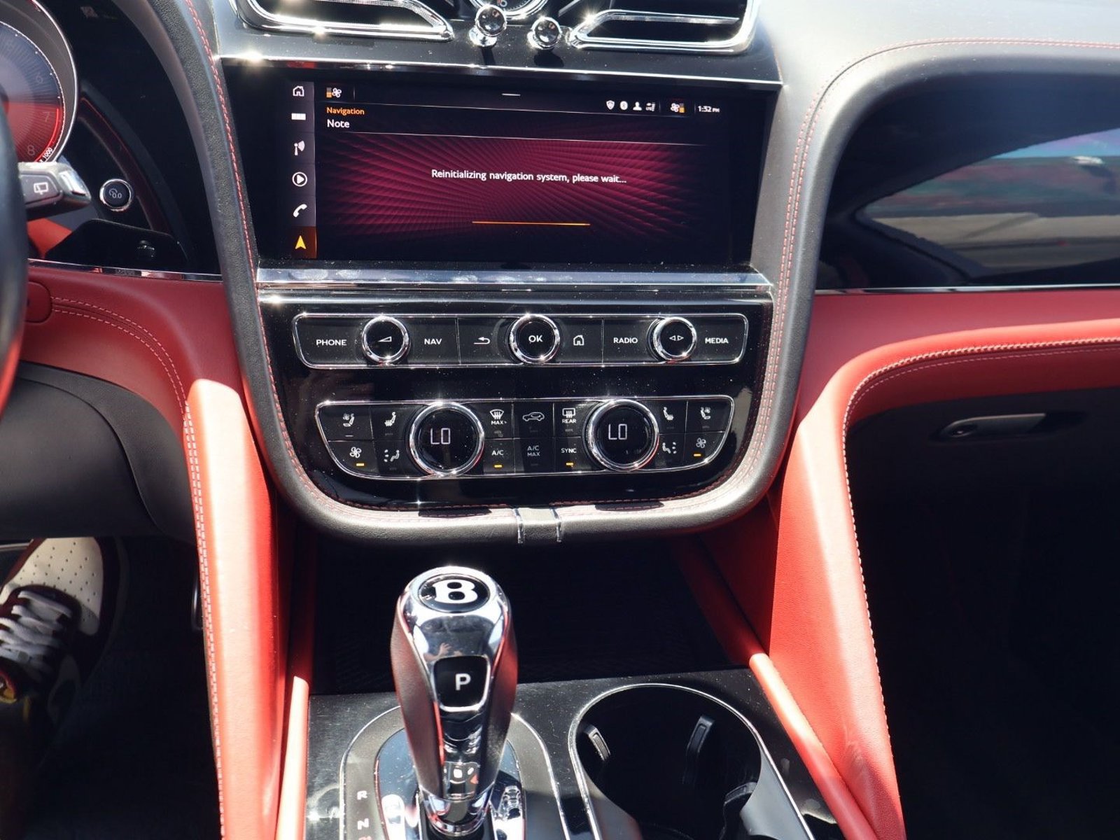 Certified 2022 Bentley Bentayga AWD/4WD image 16
