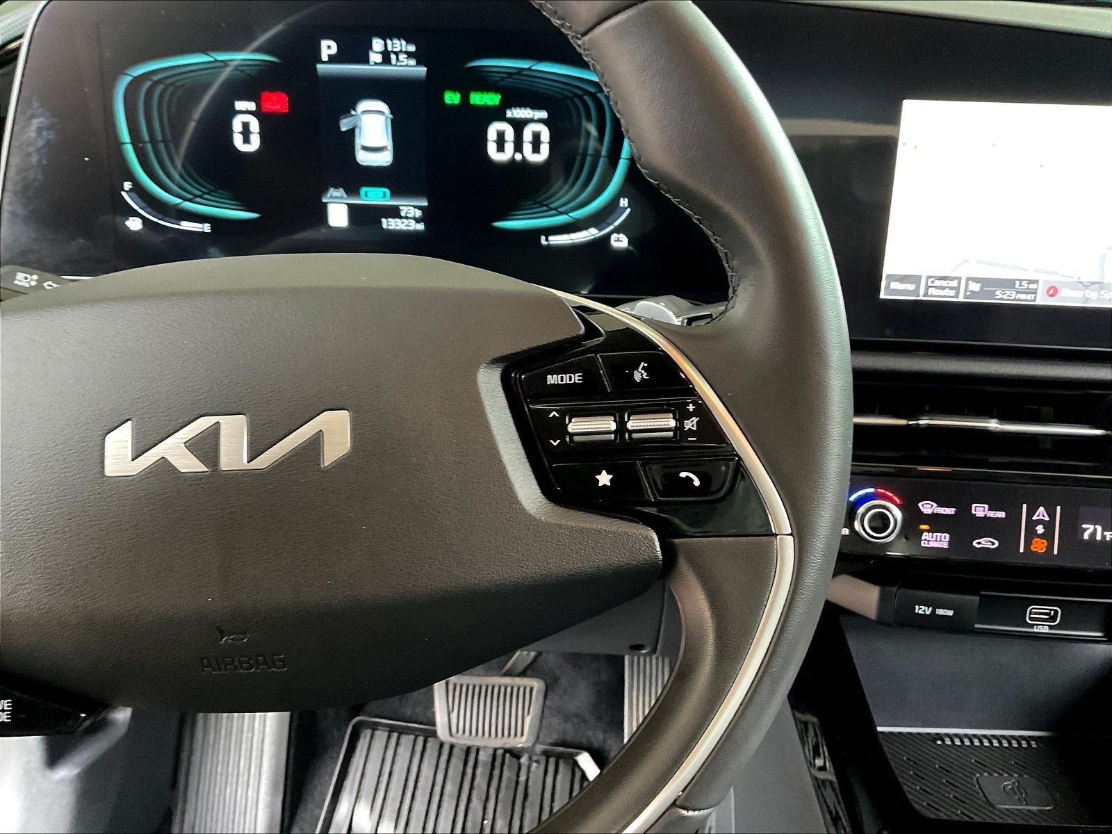 Used 2023 Kia Niro EX FWD image 12