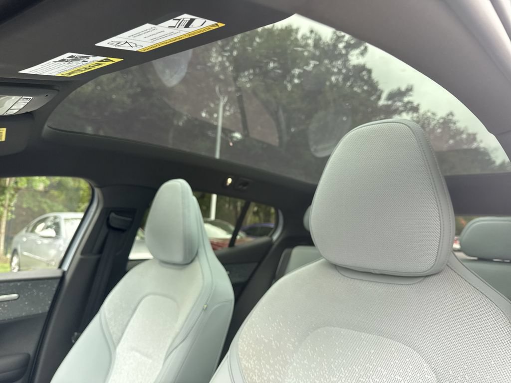 Used 2025 Volvo EX30 Ultra AWD/4WD image 16