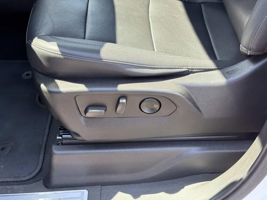 Used 2022 GMC Sierra 1500 SLT w/ SLT Convenience Package AWD/4WD image 24