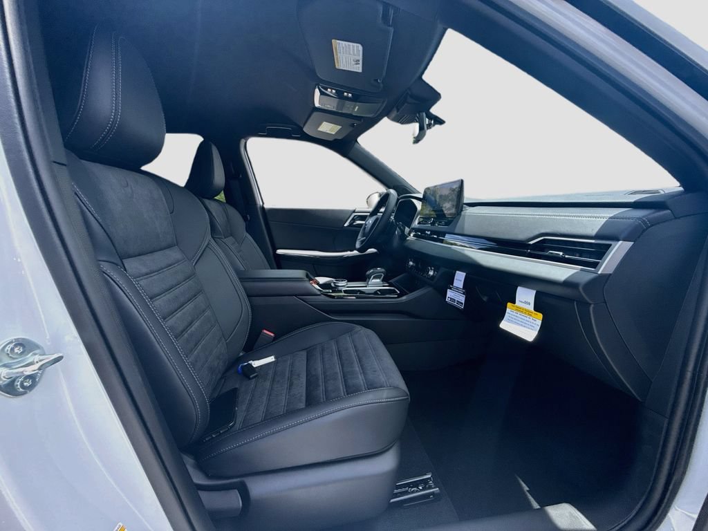 New 2026 Mitsubishi Outlander LE FWD image 31