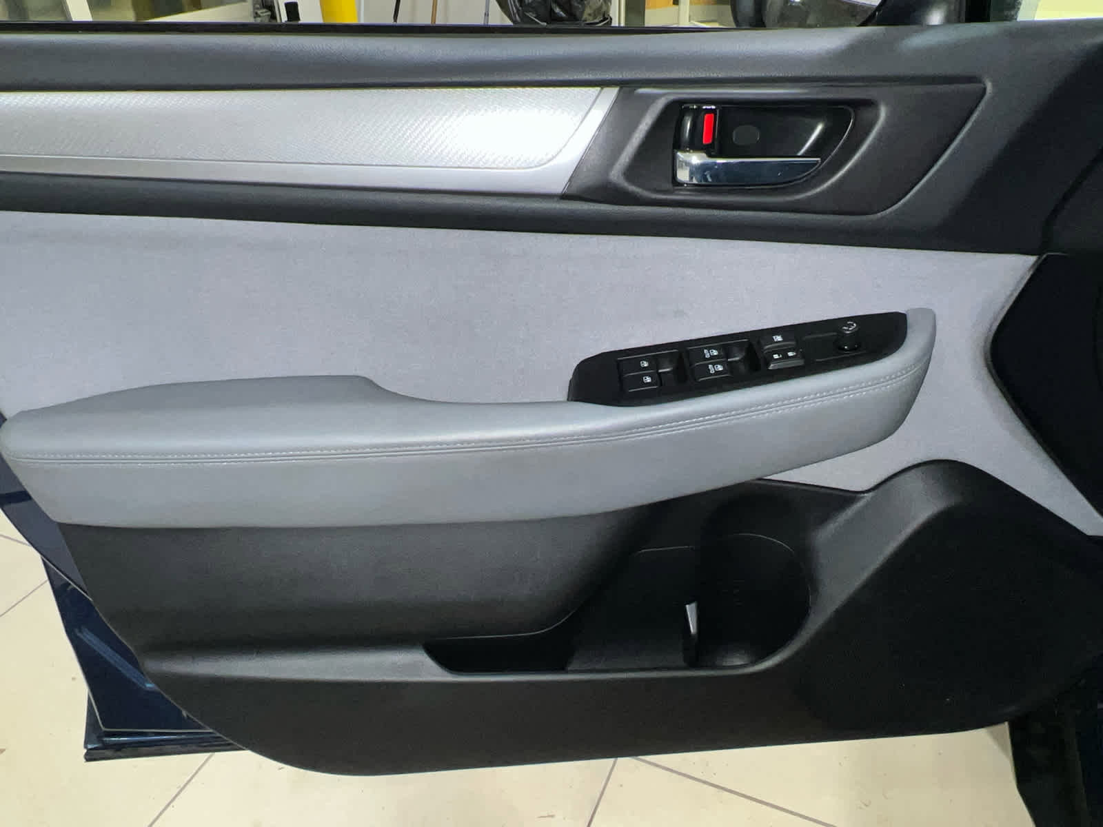 Used 2019 Subaru Outback 2.5i Premium image 16