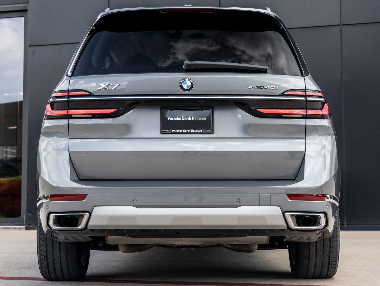Used 2023 BMW X7 xDrive40i w/ Premium Package image 7