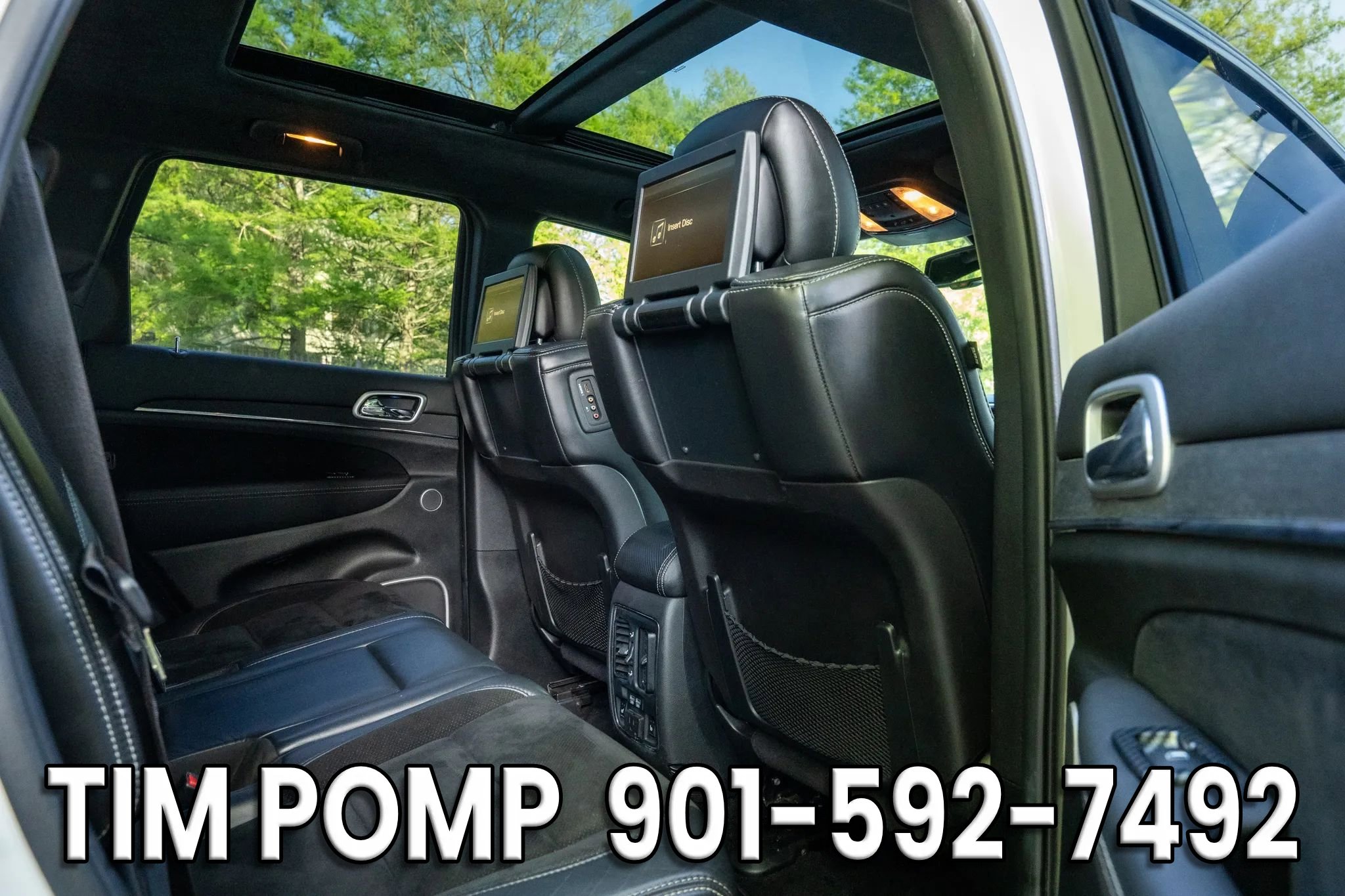 Used 2015 Jeep Grand Cherokee SRT w/ Trailer Tow Group IV image 17