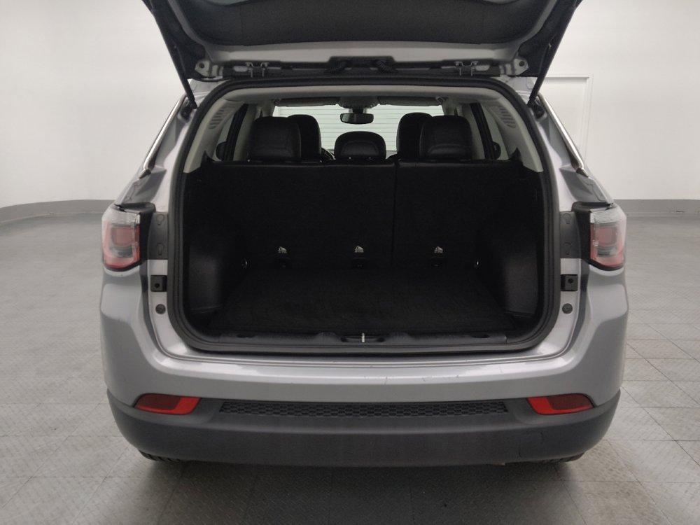 Used 2018 Jeep Compass Latitude w/ Popular Equipment Group image 29