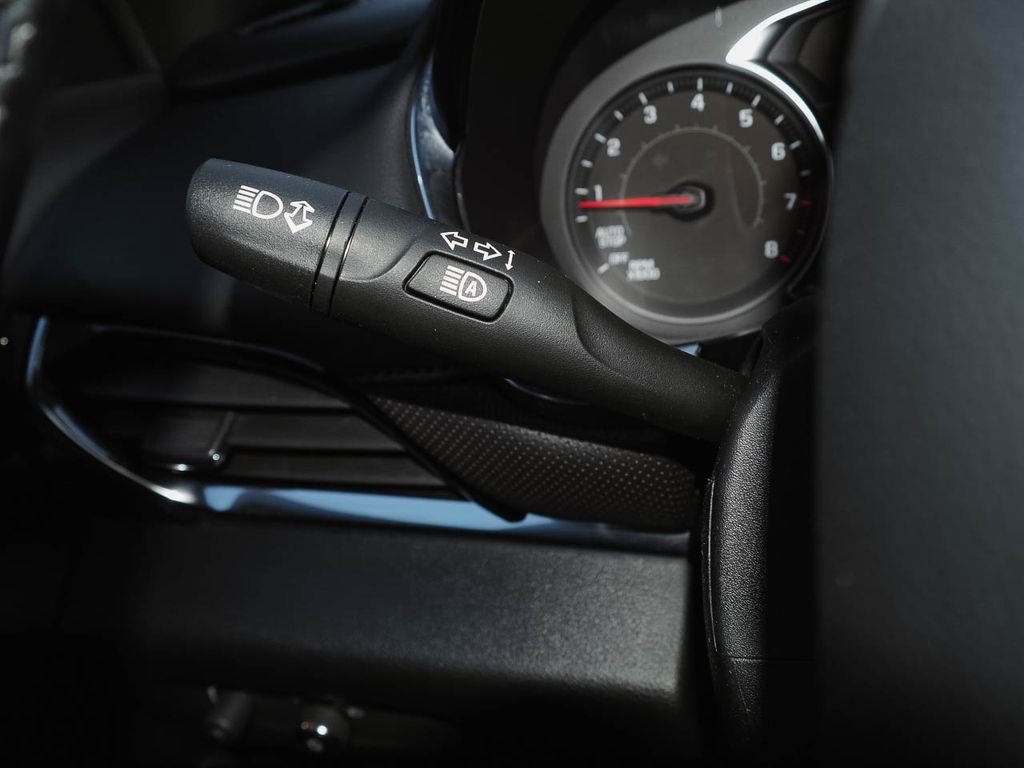 Used 2023 Chevrolet Traverse RS image 30