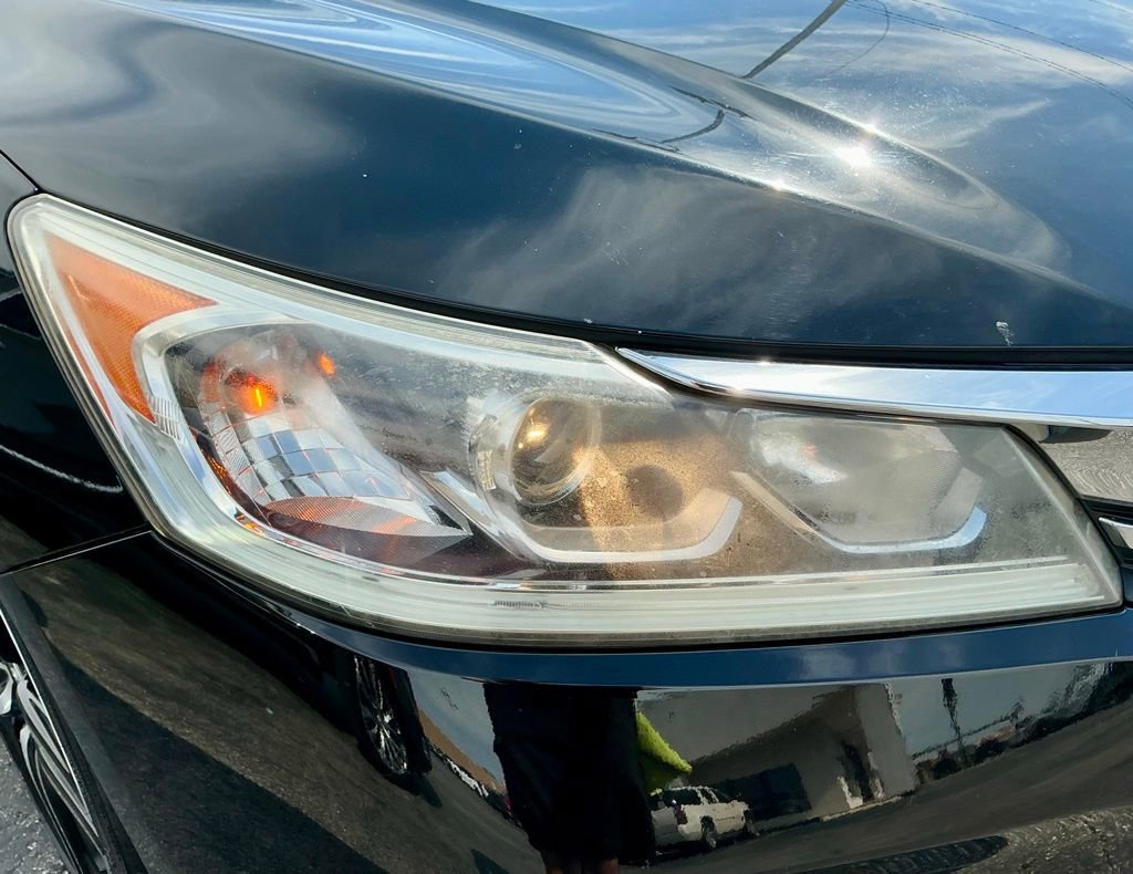 Used 2017 Honda Accord Sport image 8