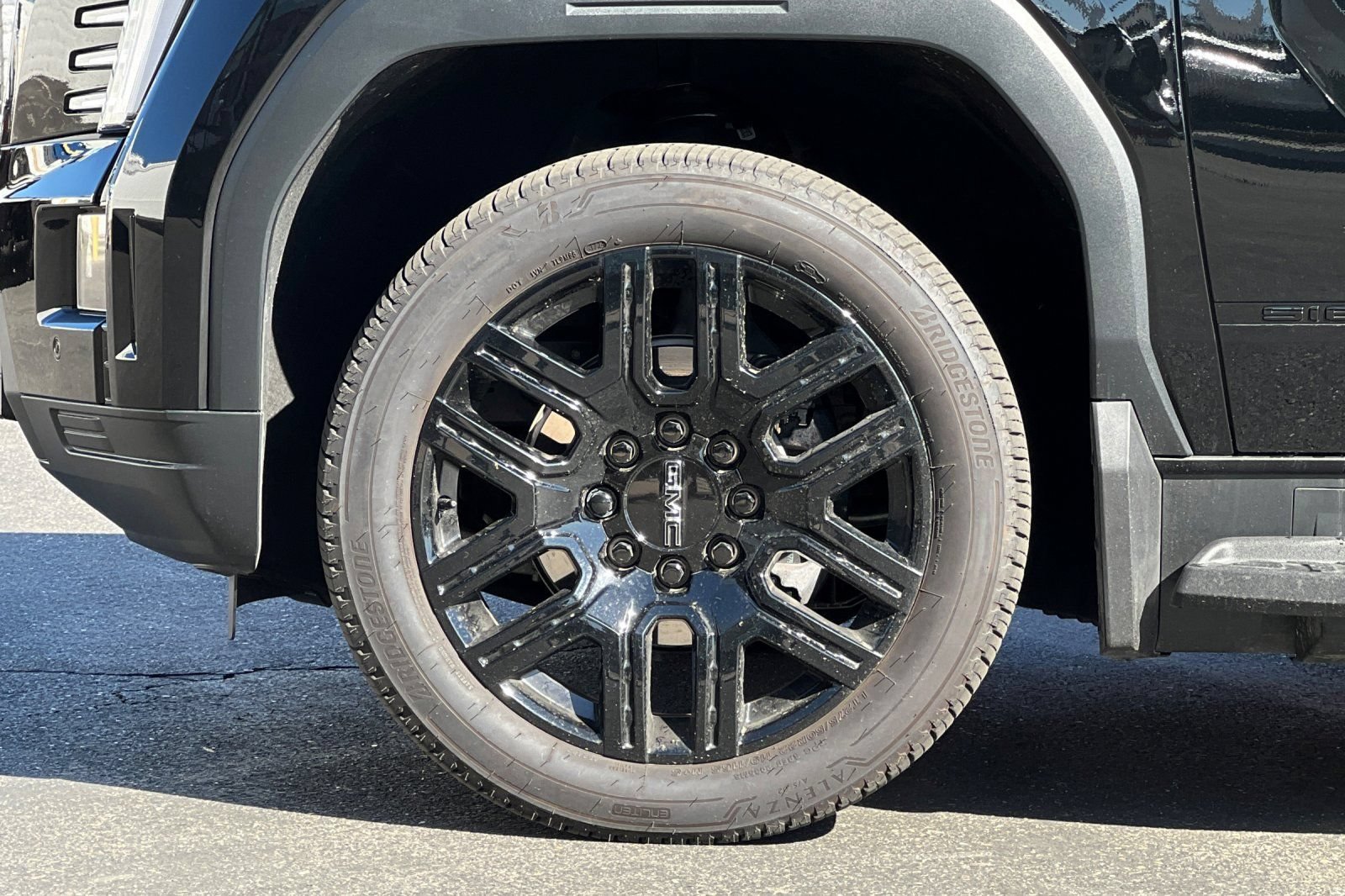 Used 2026 GMC Sierra EV Elevation w/ LPO, Elevation Dark Package AWD/4WD image 39