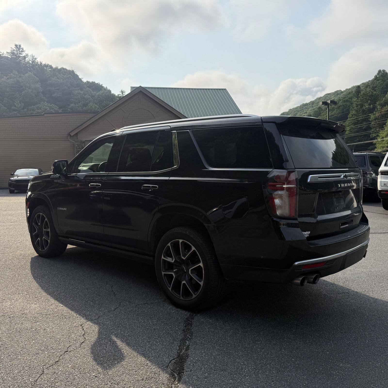 Used 2021 Chevrolet Tahoe High Country w/ Premium Package AWD/4WD image 45